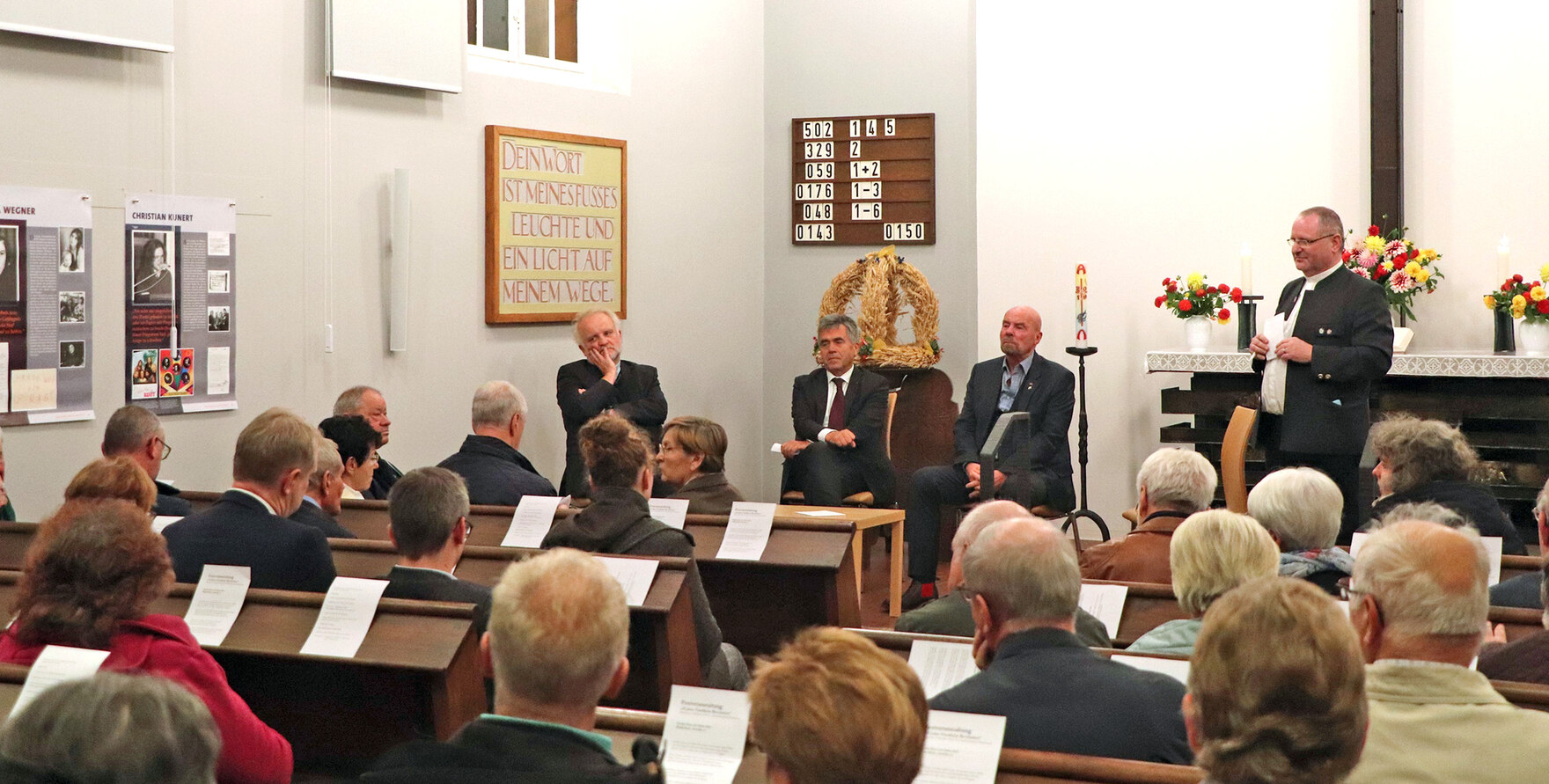 Gezeigt wird die Podiumsdiskussion mit Pfarrer Peter-Paul Gregor, Landrat Michael Harig und Staatsminister a.D. Heinz Eggert in der evangelischen Kirche zu Wittichenau