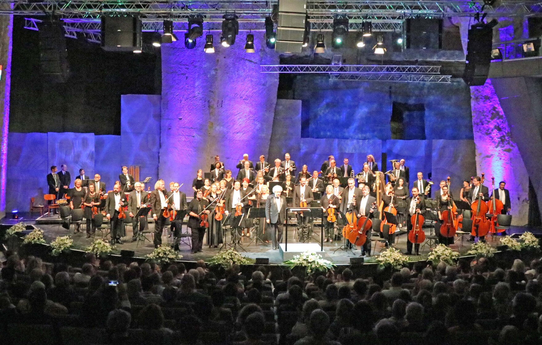 Gezeigt wird das Ferenc Liszt Symphony Orchestra Sopron