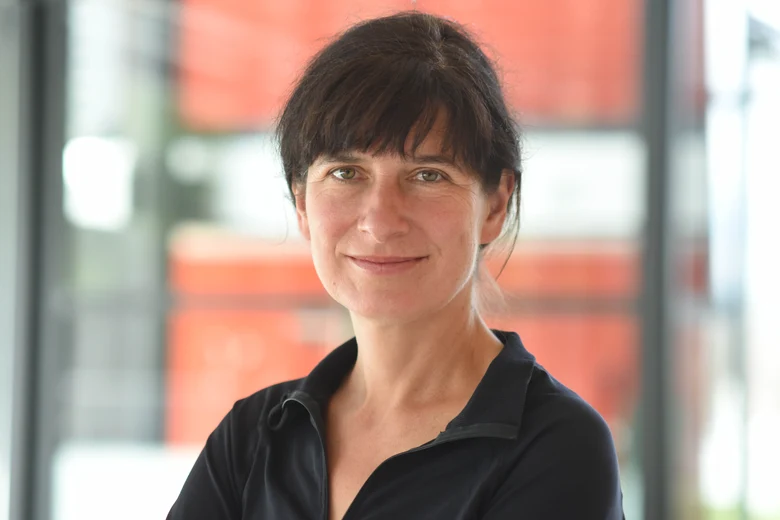 Eine Frau im Portrait